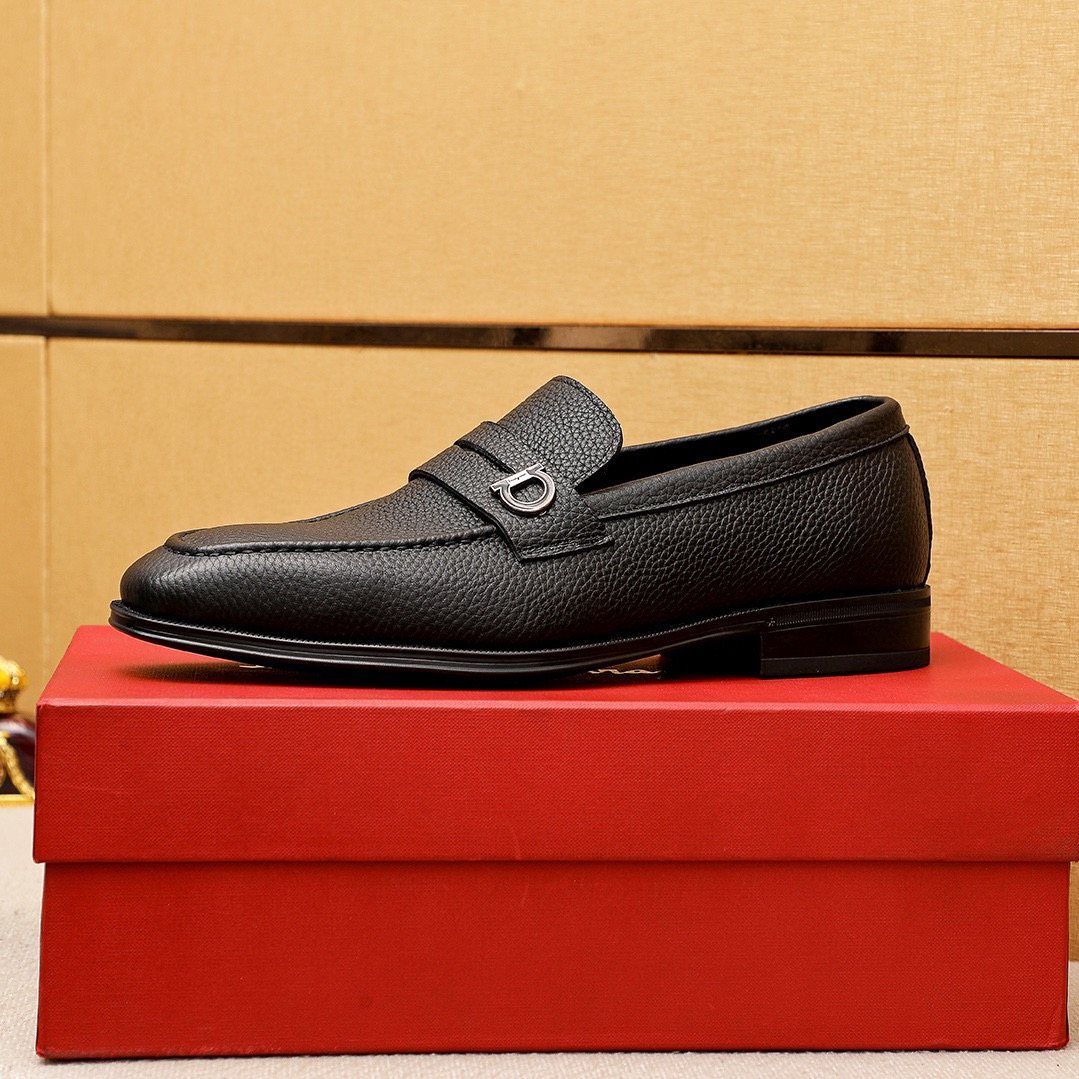 Ferragamo Men's Textured Metal-Accent Loafers
